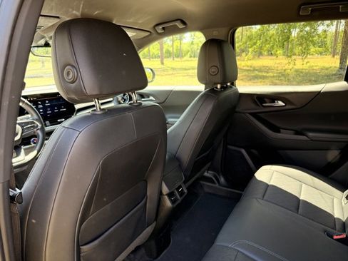 Used 2025 Chevrolet Equinox LT w/ Convenience Package II image 24