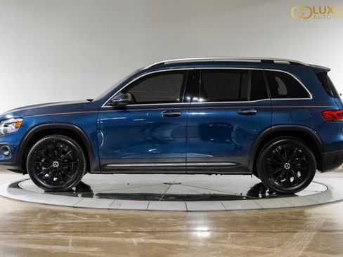 Used 2023 Mercedes-Benz GLB 250 w/ Premium Package image 13