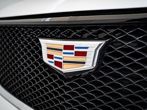 Used 2023 Cadillac XT6 Sport image 3