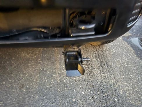 Used 2015 Ford F250 XL w/ Power Equipment Group image 32