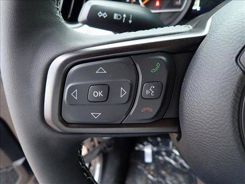 New 2025 Jeep Gladiator Sport AWD/4WD image 12