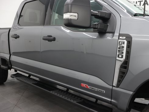 Used 2024 Ford F250 XLT AWD/4WD image 24
