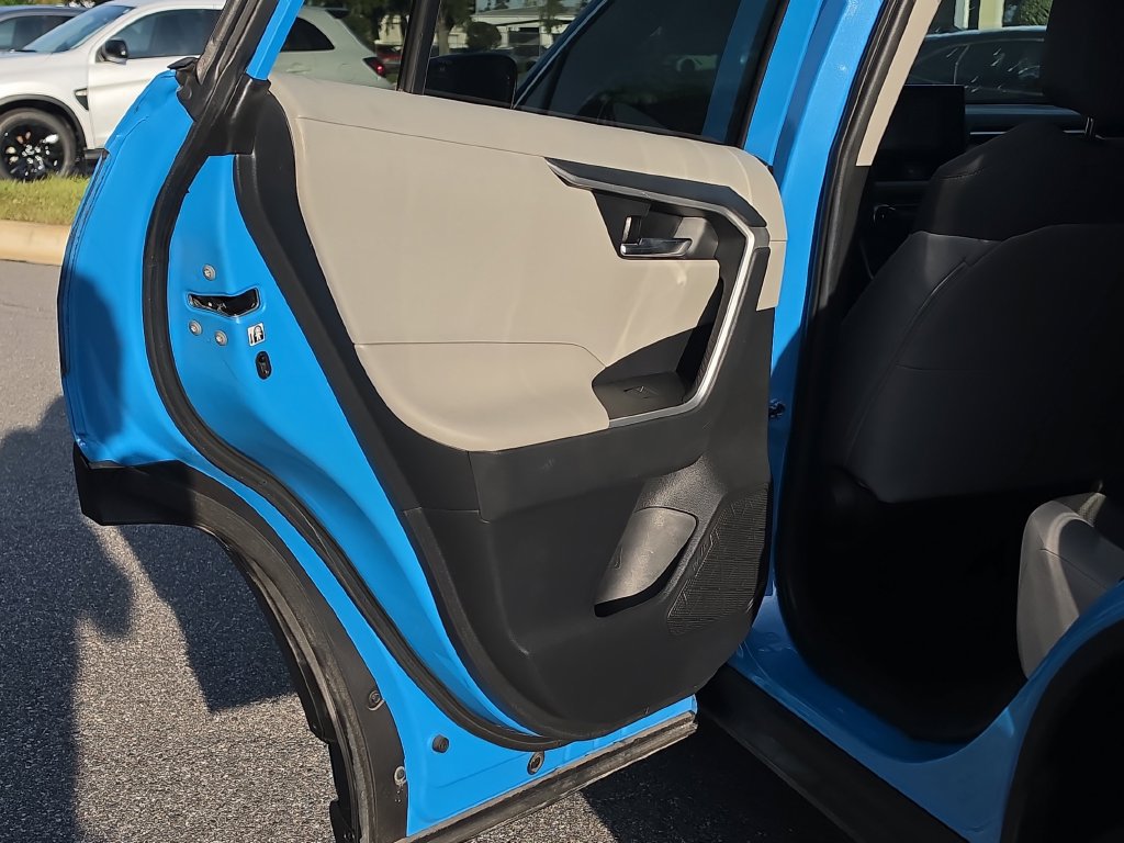 Used 2019 Toyota RAV4 XLE FWD image 13