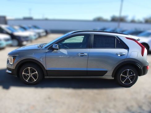 New 2026 Kia Niro EX FWD image 14