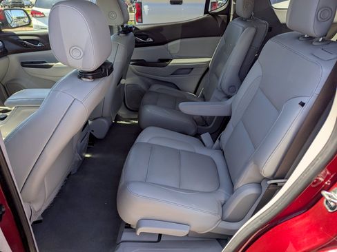 Used 2019 GMC Acadia SLT FWD image 8