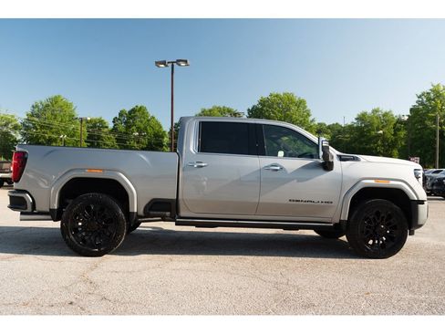 New 2026 GMC Sierra 2500 Denali Ultimate w/ LPO, Black Badging Package AWD/4WD image 9
