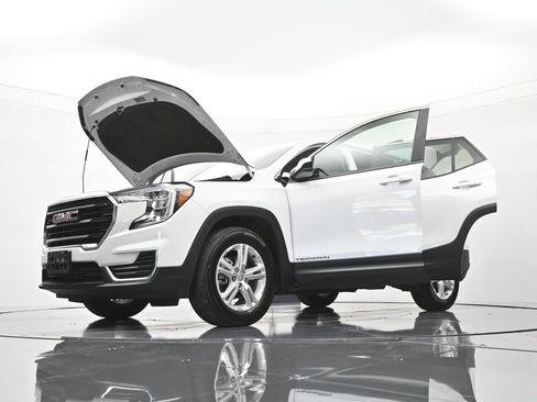 Used 2024 GMC Terrain SLE AWD/4WD image 47