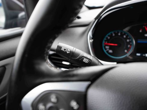 Used 2023 Chevrolet Traverse LT image 13