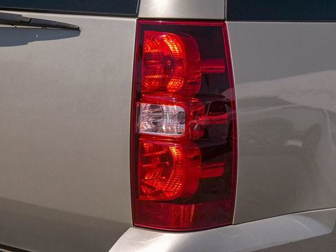 Used 2013 Chevrolet Tahoe LS w/ Convenience Package RWD image 10