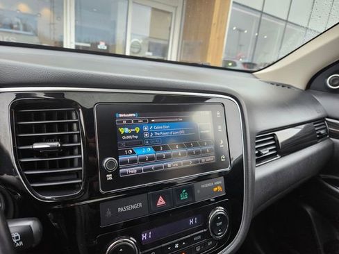 Used 2018 Mitsubishi Outlander GT image 24