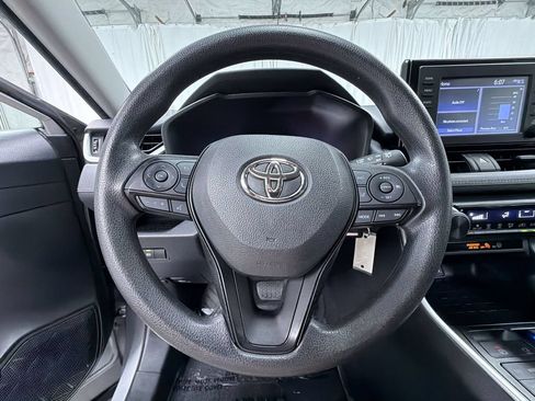 Used 2019 Toyota RAV4 LE w/ Carpet Mat Package AWD/4WD image 13