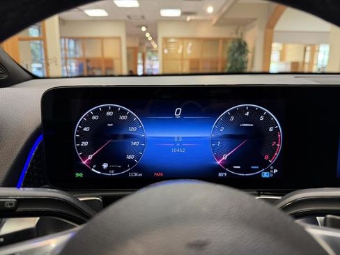 Used 2025 Mercedes-Benz GLB 250 image 13