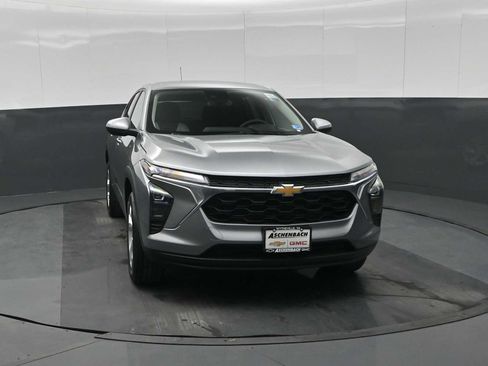 New 2026 Chevrolet Trax LS w/ LS Convenience Package image 3