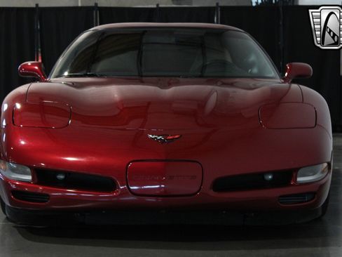 Used 2001 Chevrolet Corvette Coupe w/ Preferred Equipment Group2 image 20