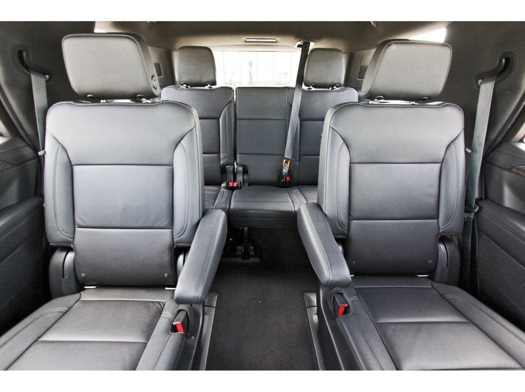Used 2022 Chevrolet Tahoe LT w/ LT Signature Plus Package RWD image 14