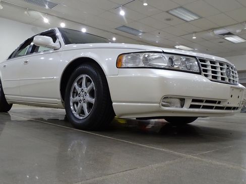 Used 2000 Cadillac Seville STS w/ Convenience Pkg FWD image 22