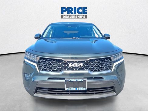 Used 2022 Kia Sorento LX AWD/4WD image 3