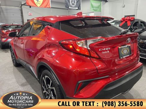 Used 2020 Toyota C-HR XLE image 34