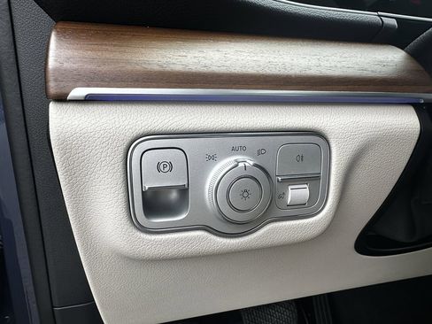 Certified 2024 Mercedes-Benz GLE 350 4MATIC image 35