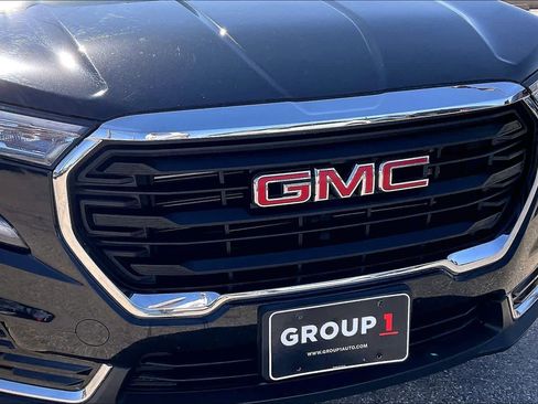 Used 2024 GMC Terrain SLE image 30