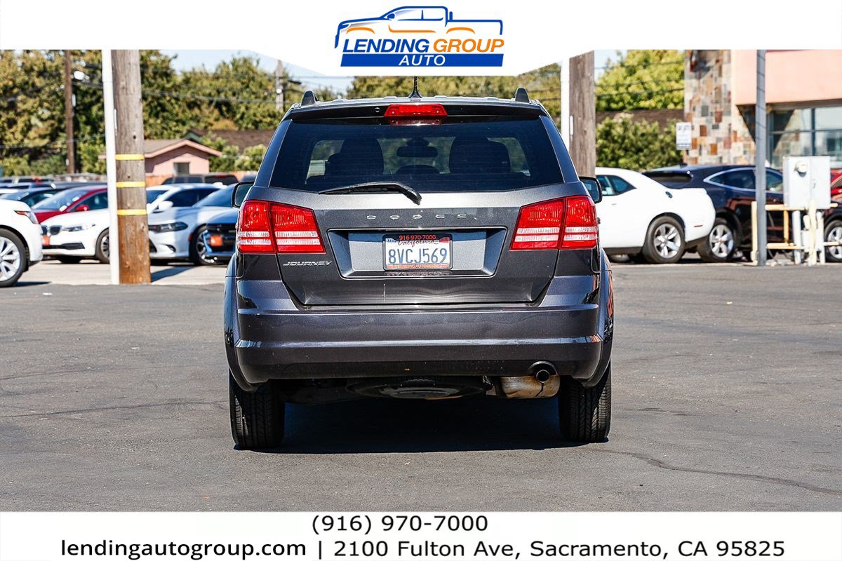 Used 2018 Dodge Journey SE FWD image 3