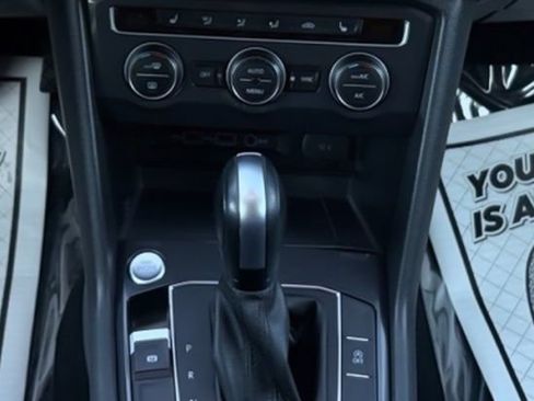 Used 2020 Volkswagen Tiguan SE w/ 3rd Row Seat Package AWD/4WD image 16