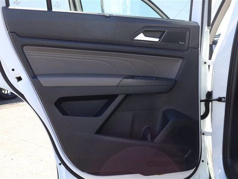 Used 2021 Volkswagen Atlas SEL Premium AWD/4WD image 22