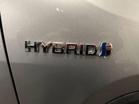 Used 2021 Toyota RAV4 Limited image 17