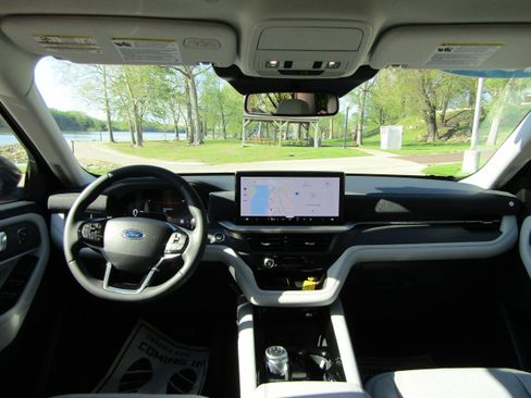 New 2026 Ford Explorer Platinum AWD/4WD image 30
