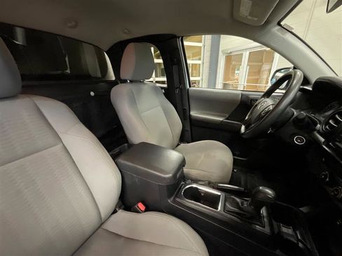Used 2019 Toyota Tacoma SR image 20