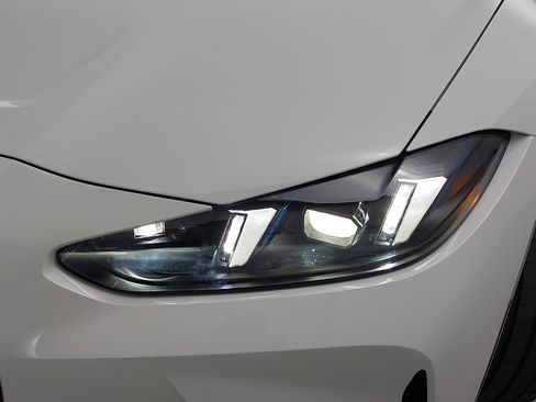 Used 2025 BMW M4 xDrive Competition AWD/4WD image 29
