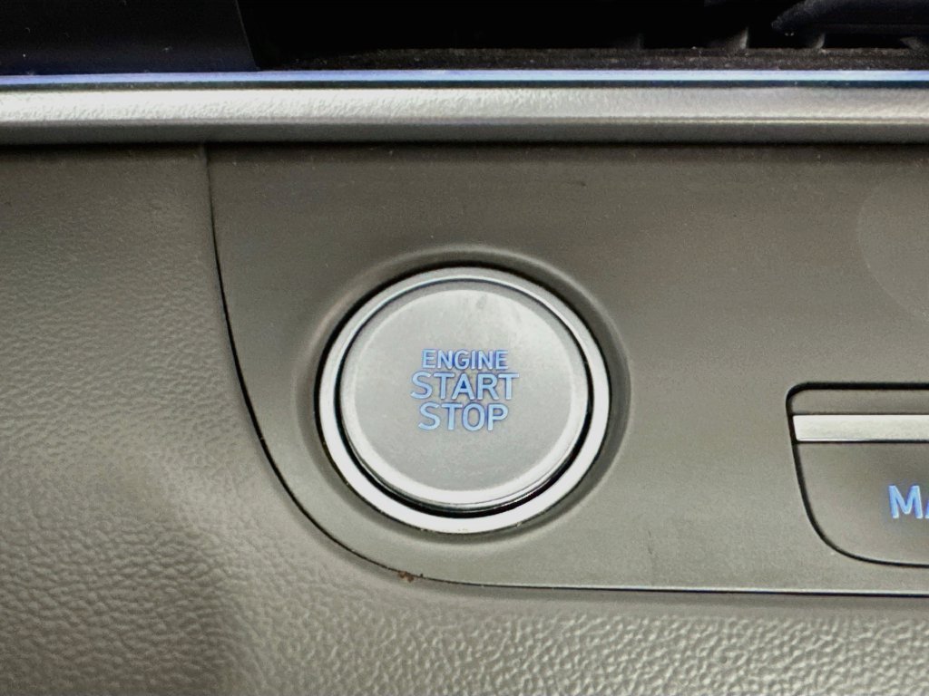 Used 2025 Hyundai Elantra SEL FWD image 28