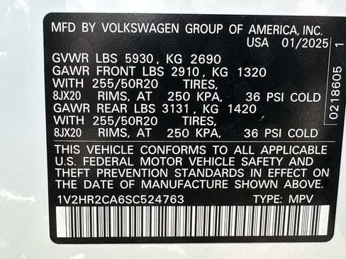 Used 2025 Volkswagen Atlas SE AWD/4WD image 33