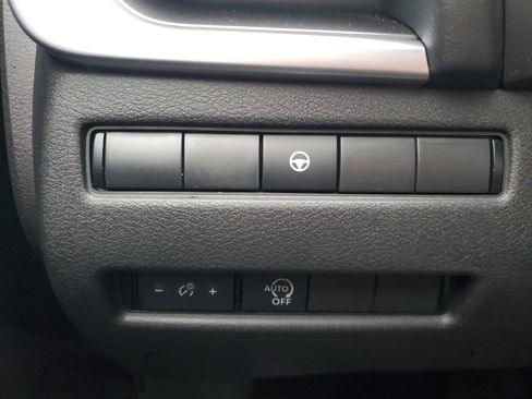 Certified 2023 Nissan Rogue SV image 30