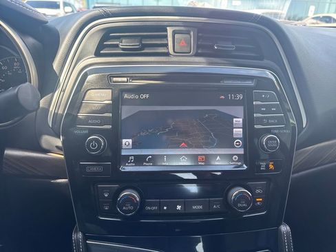 Used 2017 Nissan Maxima Platinum w/ Interior Lighting Package image 20