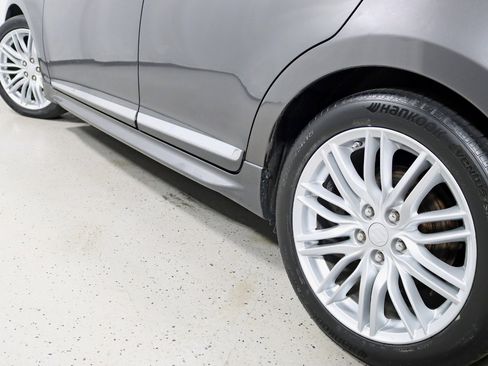 Used 2011 Suzuki Kizashi Sport GTS AWD/4WD image 12