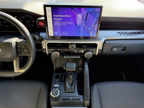 Certified 2024 Toyota Tacoma TRD Off-Road image 18