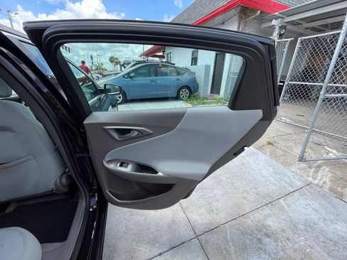 Used 2020 Chevrolet Malibu LT FWD image 14