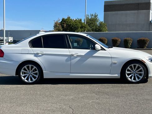 Used 2011 BMW 328i xDrive Sedan AWD/4WD image 6