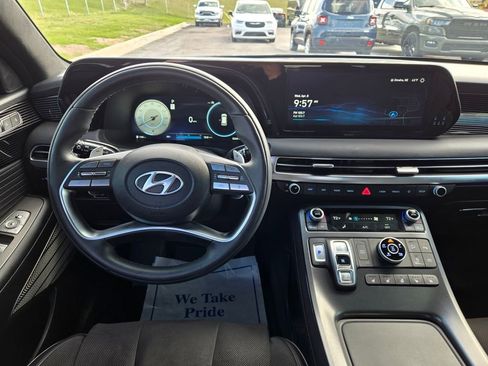 Used 2025 Hyundai Palisade Calligraphy AWD/4WD image 18