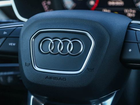 New 2025 Audi Q3 2.0T Premium image 24