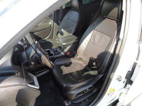 Used 2019 GMC Terrain SLT w/ Preferred Package FWD image 9