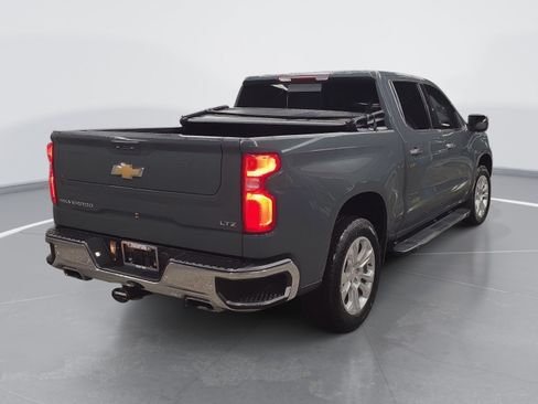 Used 2025 Chevrolet Silverado 1500 LTZ w/ Z71 Off-Road Package AWD/4WD image 3