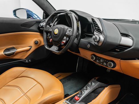 Used 2018 Ferrari 488 GTB RWD image 26