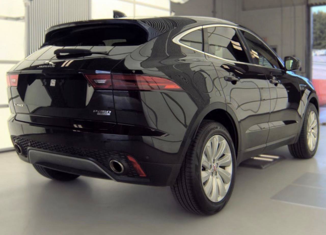 Used 2018 Jaguar E-PACE SE AWD/4WD image 2