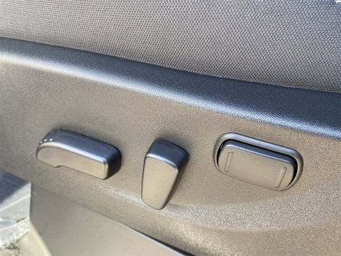 New 2026 Nissan Frontier SV image 21