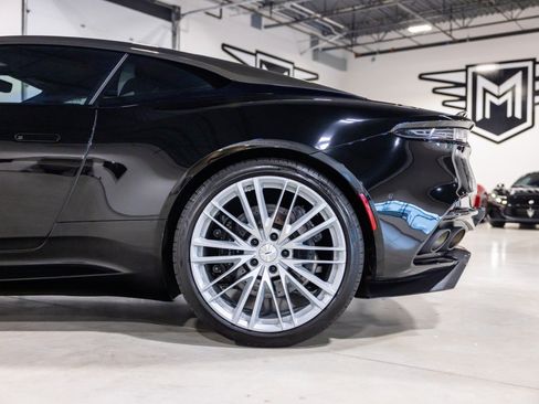 Used 2022 Aston Martin DBS Superleggera RWD image 18