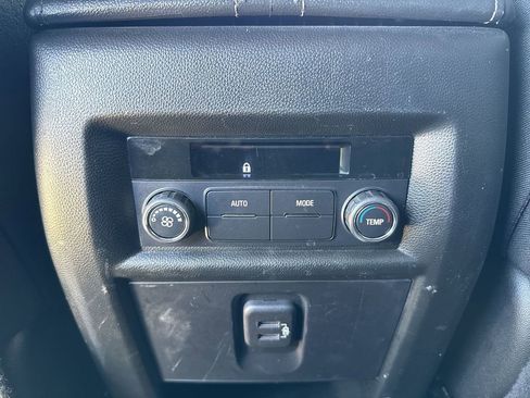 Certified 2023 Chevrolet Traverse LT w/ LPO, Floor Liner Package AWD/4WD image 26