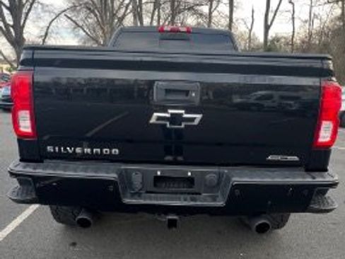 Used 2017 Chevrolet Silverado 1500 LTZ Z71 w/ LTZ Plus Package image 18