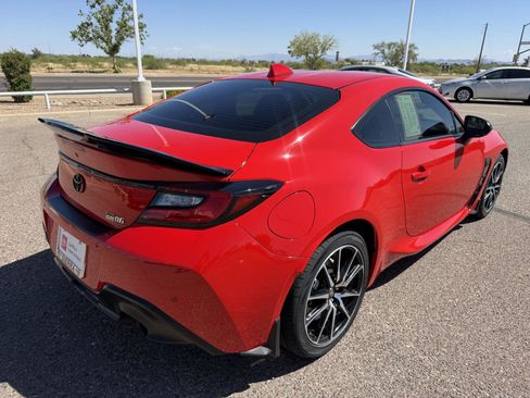 Used 2022 Toyota GR86 image 5